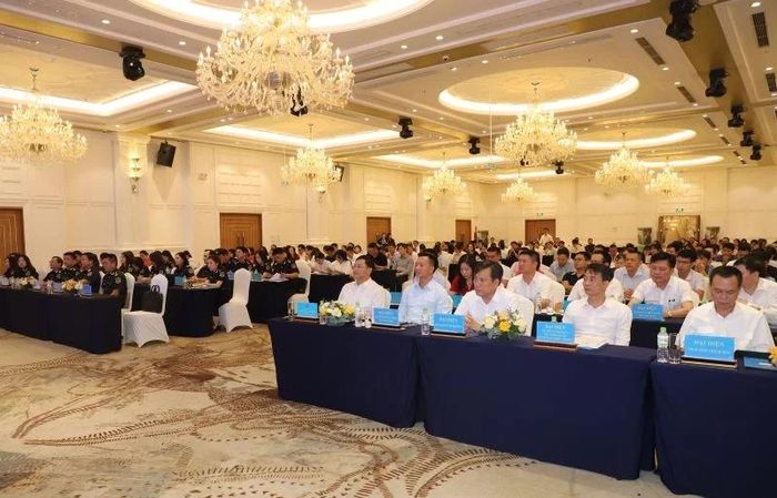 Đại biểu tham dự hội nghị.