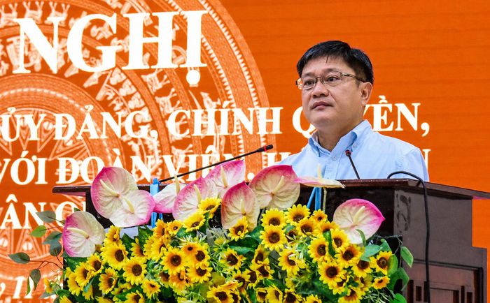Bí thư Đảng ủy xã Vĩnh Phong Nguyễn Chí Thanh phát biểu kết luận hội nghị.