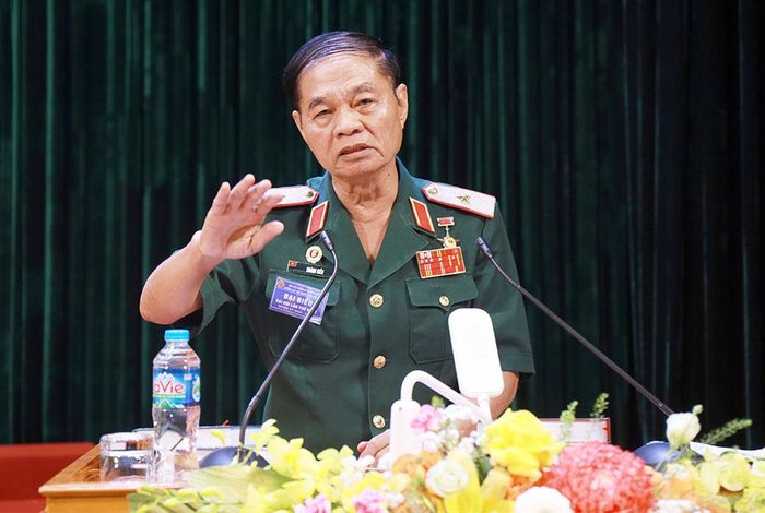  Thiếu tướng Hoàng Kiền phát biểu chỉ đạo tại Đại hội đại biểu Hội Nữ chiến sĩ Trường Sơn tỉnh Bắc Ninh. 