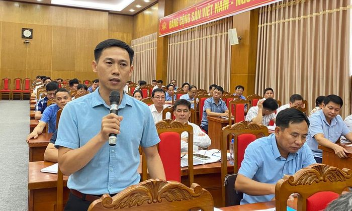 Đồng chí Nguyễn Đức Mạnh, Chủ tịch Hội Nông dân xã Đồng Kỳ phát biểu ý kiến tại hội nghị sơ kết. 