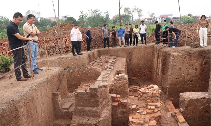 Đợt khai quật khảo cổ học thành cổ Luy Lâu tháng 4/2025.
