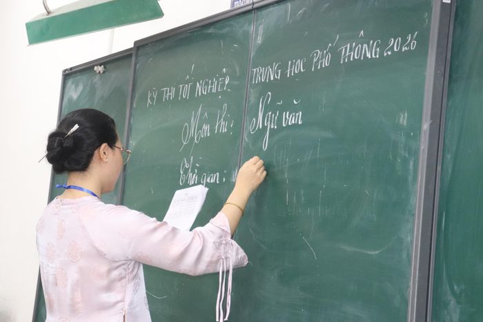 Môn thi Ngữ văn với thời gian làm bài 120 phút. Ảnh: NGỌC HÀ