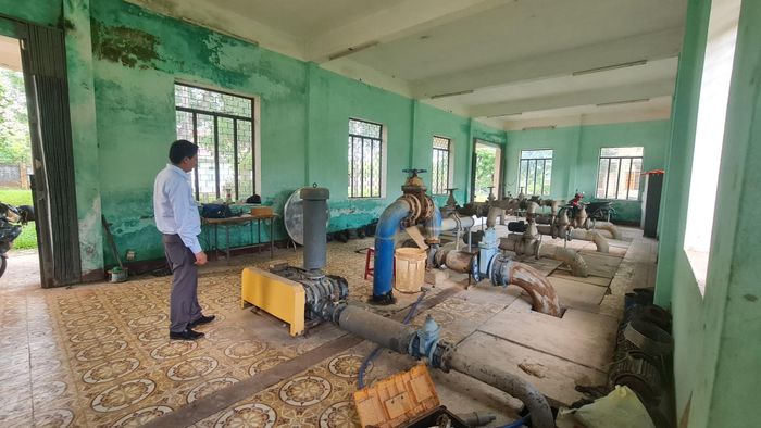 Nhiều công trình, hạng mục tại nhà máy nước Đại Lộc đang chờ đầu tư, nâng cấp sau hàng chục năm hoạt động. Ảnh: HOÀNG LIÊN