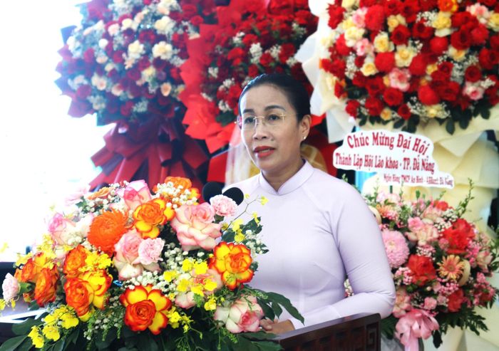 Phó chủ tịch UBND thành phố Nguyễn Thị Anh Thi phát biểu tại đại hội. Ảnh: NGỌC HÀ