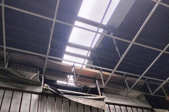 Một nhà dân tại thôn Phú Hải (khu vực Đại Hiệp) thuộc xã Đại Lộc bị sét đánh trúng vào chiều 10/6 gây thiệt hại tài sản. Ảnh: P.V