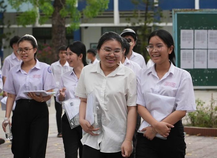 Thí sinh tại điểm thi Trường THCS Lý Tự Trọng (phường Tam Kỳ). Ảnh: HỒ QUÂN