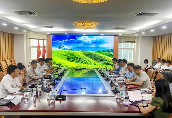 Quang cảnh buổi làm việc.