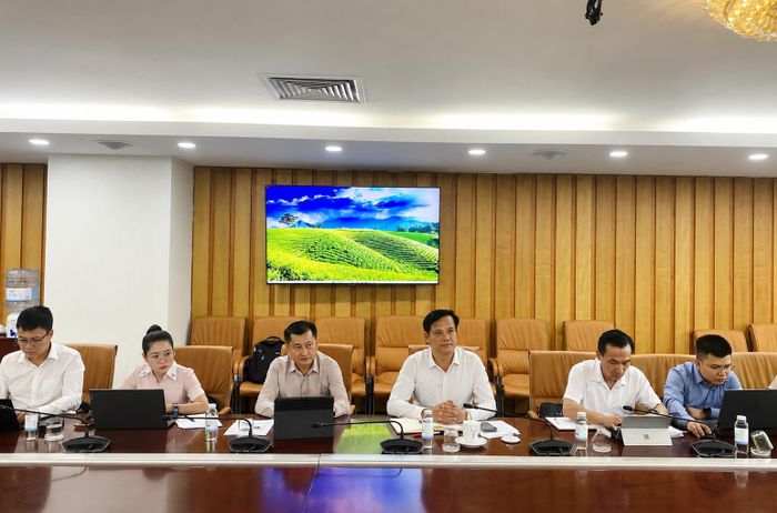 Phó Chủ tịch Thường trực UBND tỉnh Điện Biên Lò Văn Cương cùng các thành viên đoàn công tác tại buổi làm việc với Bộ Nông nghiệp và Môi trường.