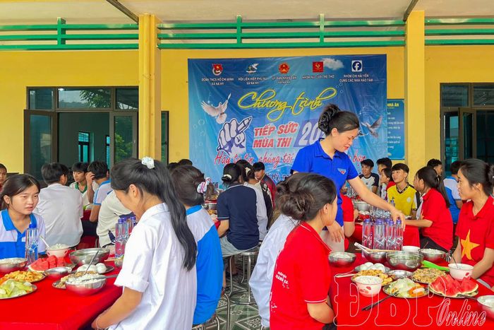 Hơn 310 thí sinh tại xã Nà Hỳ được hỗ trợ các bữa ăn trong suốt thời gian diễn ra kỳ thi.