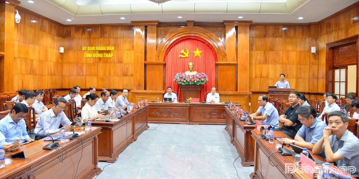 Quang cảnh hội nghị.