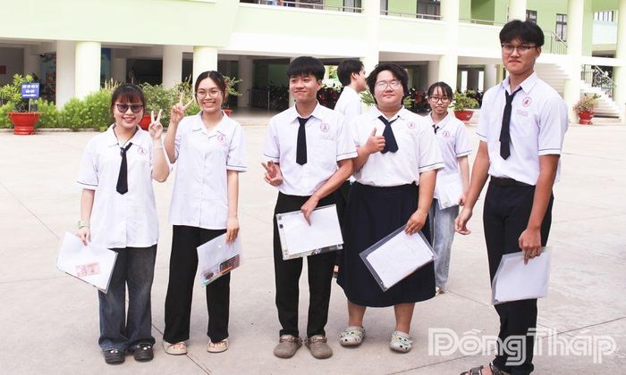 Thí sinh Đồng Tháp hoàn thành môn Toán trong tâm trạng phấn khởi, đa số nhận định đề thi bám sát chương trình và có tính phân hóa.
