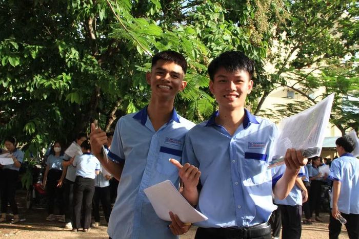 Thí sinh Gia Lai hoàn thành ngày thi đầu tiên của kỳ thi tốt nghiệp THPT năm 2026. Ảnh: Hoàng Hoài