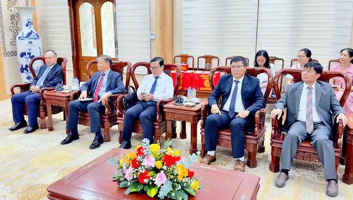  Các đại biểu dự buổi tiếp. Ảnh: Minh Hoàng 