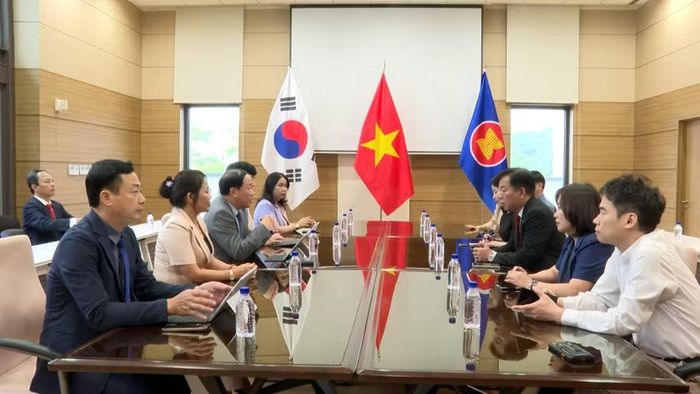  Quang cảnh buổi làm việc. Ảnh: Đức Hải 