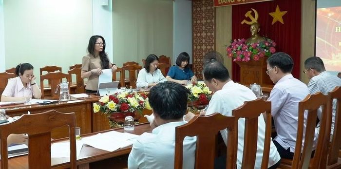 Các thành viên Ban giám khảo đã thống nhất nguyên tắc, phương pháp chấm thi theo hướng khoa học, khách quan, thực chất. Ảnh: Việt Hùng