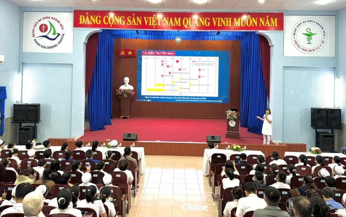 Các học viên được cập nhật các kiến thức về an toàn truyền máu.