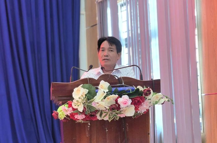 Lãnh đạo UBND xã kêu gọi các tổ chức, cá nhân tích cực cung cấp thông tin về liệt sĩ, mộ liệt sĩ.