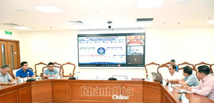 Cuộc họp được kết nối trực tuyến đến Trường Đại học VinUni.