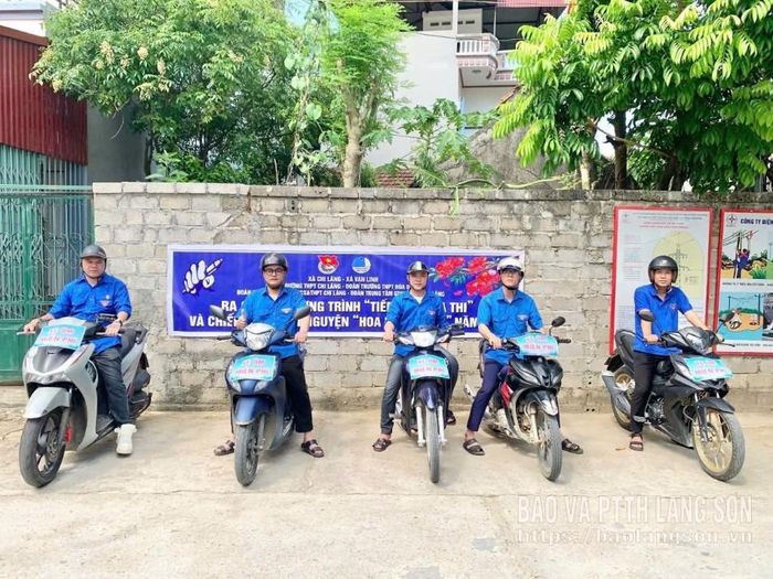Đội xe ôm miễn phí hỗ trợ thí sinh