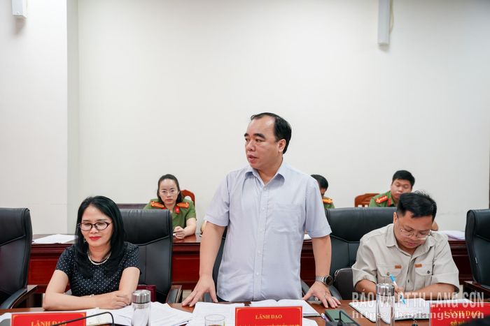 Lãnh đạo Báo và Phát thanh, Truyền hình Lạng Sơn phát biểu tại cuộc họp