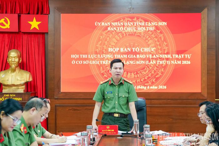 Đại tá Lê Công Anh, Phó Giám đốc Công an tỉnh, Trưởng Ban Tổ chức hội thi phát biểu kết luận cuộc họp