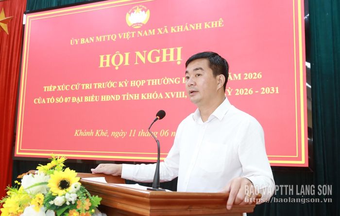 Lãnh đạo UBND xã Khánh Khê giải đáp làm rõ các nội dung mà cử tri quan tâm