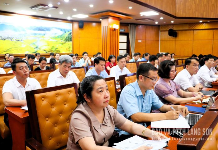 Các đại biểu tham dự hội nghị