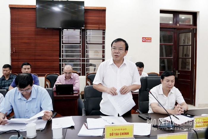 Lãnh đạo Sở Tài chính báo cáo một số nội dung tại buổi làm việc