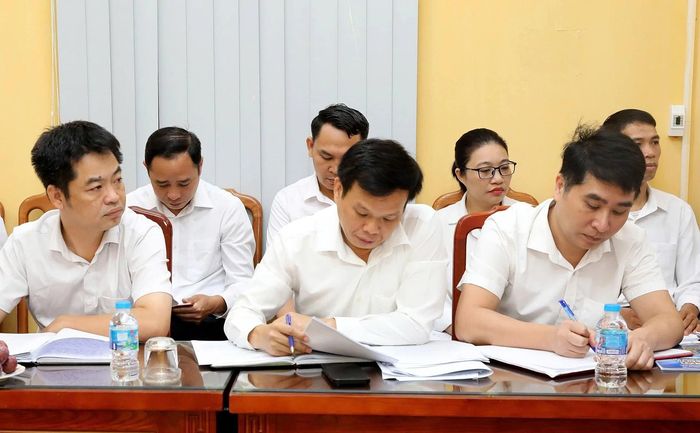 Các đại biểu dự buổi làm việc.