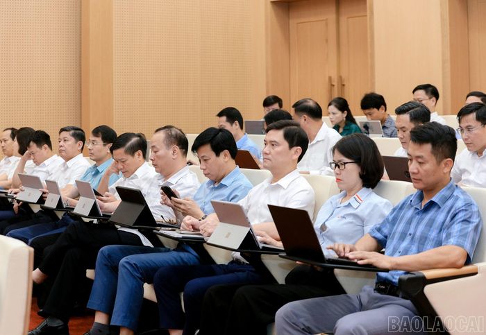 Các đại biểu dự hội nghị.