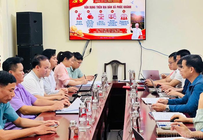 Các đại biểu tham dự buổi sinh hoạt.