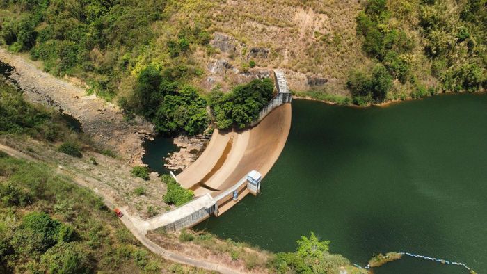 Một số đơn vị còn chưa thường xuyên trong công tác kiểm tra các hoạt động trong phạm vi bảo vệ đập, hồ chứa thủy điện