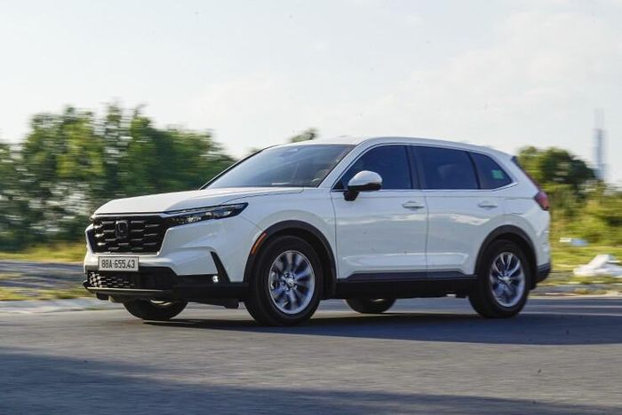 Honda CR-V tiếp tục duy trì thế mạnh về công nghệ an toàn hỗ trợ người lái.