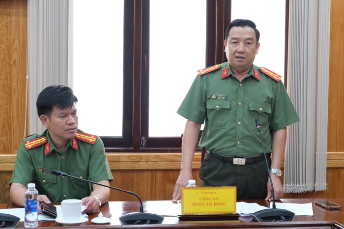 Đại tá Trần Văn Mười, Phó Giám đốc Công an tỉnh Lâm Đồng phát biểu tại buổi làm việc