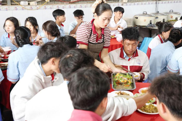 Năm nay, xã Quảng Sơn huy động hơn 200 suất ăn bảo đảm dinh dưỡng và vệ sinh an toàn thực phẩm