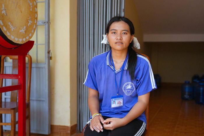Thí sinh Ka Thoen nén đau, tham gia kỳ thi tốt nghiệp THPT