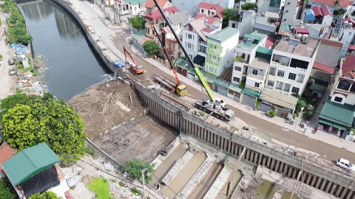 Bí thư Thành ủy nhấn mạnh, việc cải tạo, chỉnh trang kênh La Khê không chỉ là nhiệm vụ kỹ thuật mà còn là nhiệm vụ chính trị, liên quan đến niềm tin của người dân đối với chính quyền địa phương.