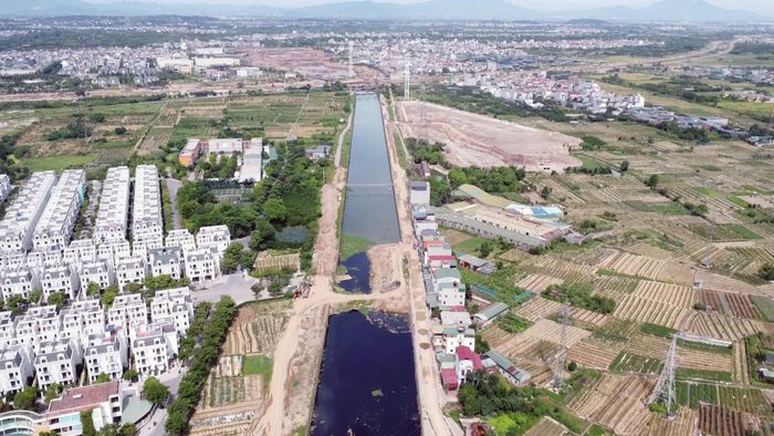 Trong đó, hai gói hoàn thành; bốn gói cơ bản xong nạo vét; hai gói đang tăng tốc; hai gói phải chấm dứt hợp đồng do nhà thầu không đủ năng lực.