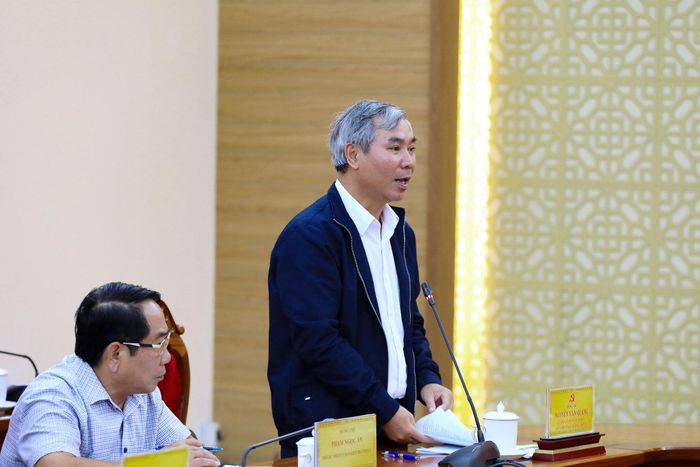 Chủ nhiệm UBKT Tỉnh ủy Lâm Đồng Nguyễn Văn Quang báo cáo về kết quả khắc phục những vi phạm, khuyết điểm theo các thông báo kết luận của UBKT Trung ương