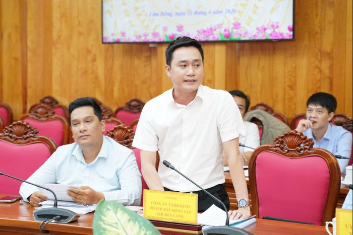 Đại diện nhà đầu tư Dự án Xây dựng hạ tầng nhà ở thôn Dân Thuận - Dân Cường, xã Hàm Thạnh trình bày dự án