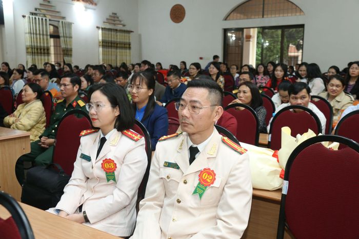 Các thí sinh tham dự lễ bế mạc