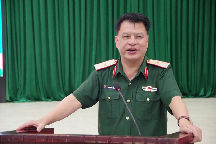 Thiếu tướng Đinh Hồng Tiếng, Ủy viên Ban Thường vụ Tỉnh ủy, Chỉ huy trưởng Bộ CHQS tỉnh chủ trì buổi làm việc