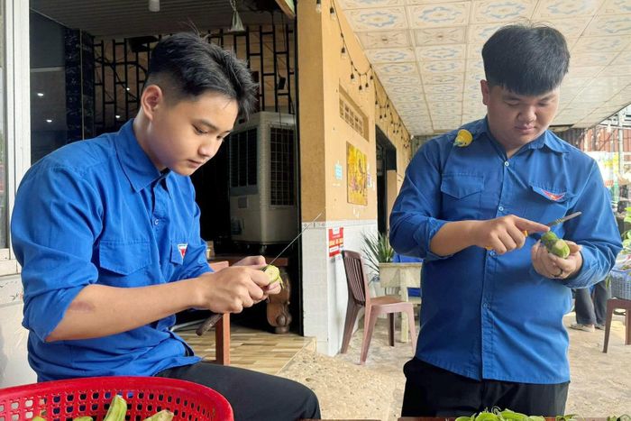 Công tác hậu cần được chuẩn bị chu đáo nhằm bảo đảm các suất ăn cho học sinh ở xa