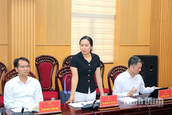 Đại biểu lãnh đạo Sở Văn hóa và Thể thao phát biểu tại hội nghị.