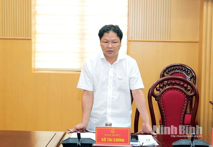 Đại biểu lãnh đạo Sở Tài chính phát biểu tại hội nghị.