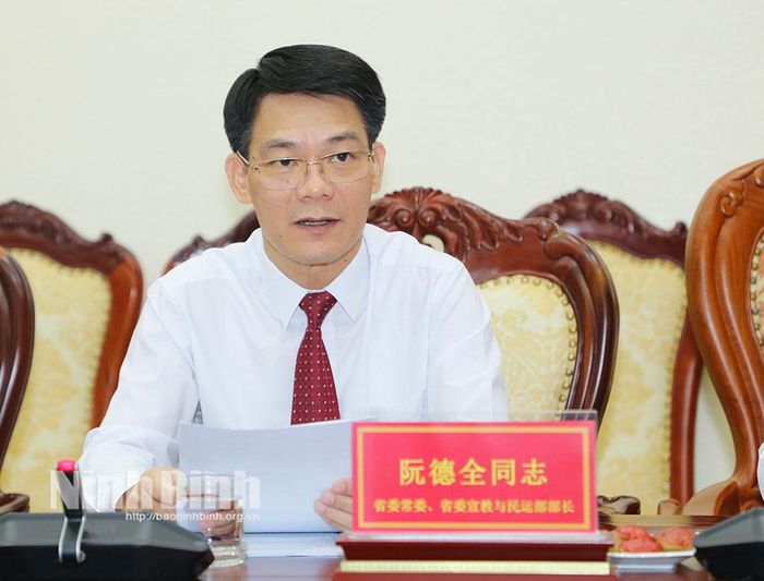 Đồng chí Nguyễn Đức Toàn, Ủy viên Ban Thường vụ Tỉnh ủy, Trưởng Ban Tuyên giáo và Dân vận Tỉnh ủy phát biểu tại Tọa đàm.