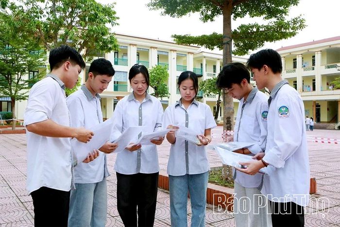 Thí sinh kiểm tra lại thông tin, số báo danh, phòng thi để tránh sai sót.