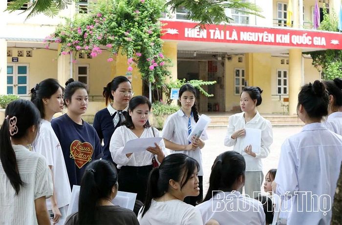 Sau khi hoàn thành bài thi Ngữ văn trong sáng 11/6, các thí sinh sẽ tiếp tục tham gia các môn thi tiếp theo theo lịch của Bộ GD&amp;ĐT.