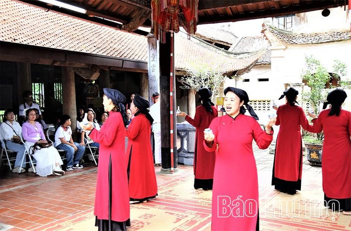 Hát Xoan làng cổ Hùng Lô, phường Vân Phú được bảo tồn và phát huy hiệu quả gắn với phát triển du lịch.