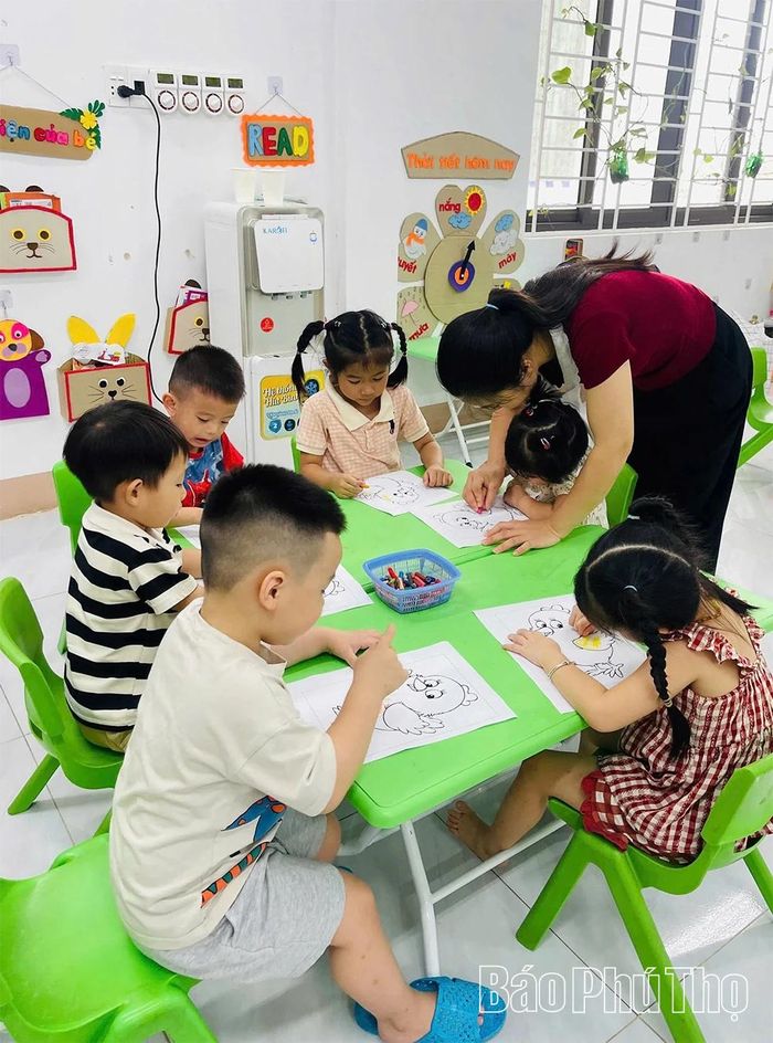 Trường Mầm non Lâm Thao, xã Lâm Thao chú trọng giáo dục toàn diện cho học sinh.